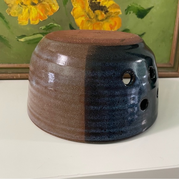 Ceramic Yarn Bowl hand thrown - Picture 2 of 6